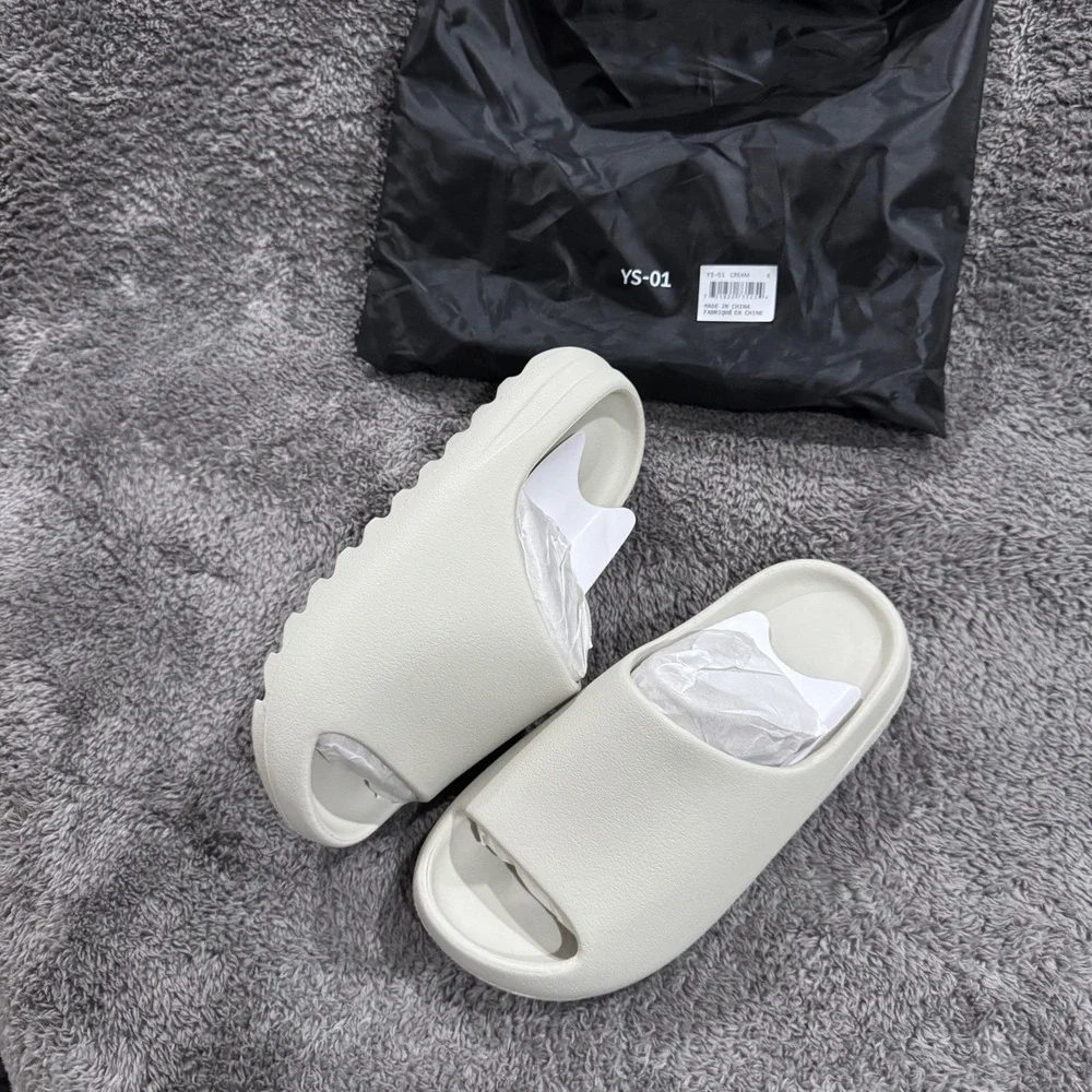 Yeezy YS 01 Slide Cream Mens Size 9M Slip On Sandals Minimalist Streetwear